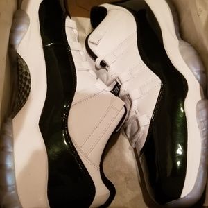Air Jordan 11 Retro Low